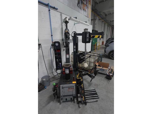 Bandenmonteermachine beissbarth - afbeelding 1 van  14