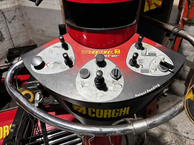 Bandenmonteermachine corghi art master - afbeelding 5 van  11