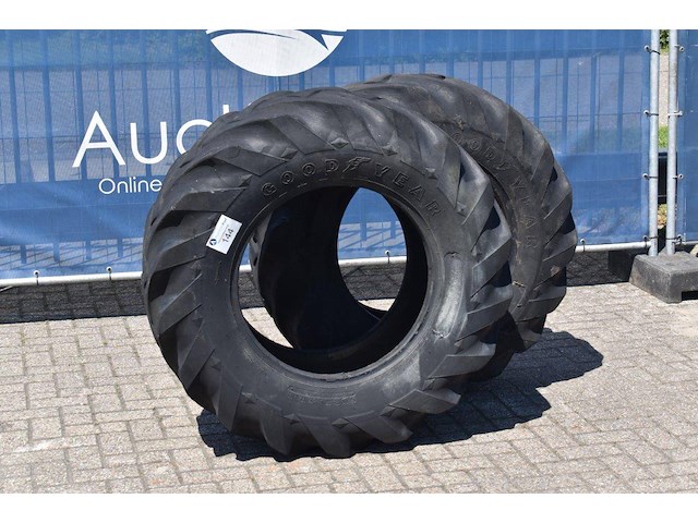 Bandenset goodyear 15.5/80-24 - afbeelding 1 van  1