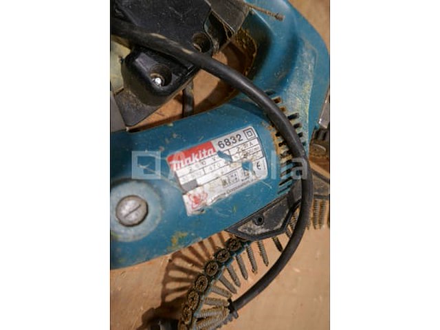 Bandschroefmachine + decoupeerzaag makita - afbeelding 6 van  6