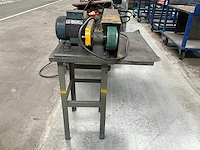 Bandschuurmachine op metalen onderstel