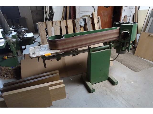 Bandschuurmachine vangroenenweghe - afbeelding 1 van  3