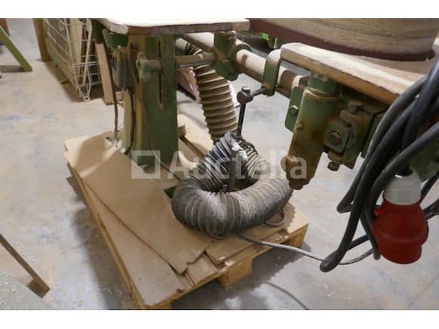 Bandschuurmachine vangroenweghe - afbeelding 1 van  9