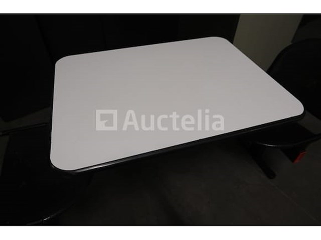 Bank tegenover - afbeelding 1 van  5