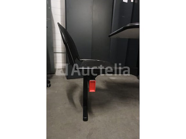 Bank tegenover - afbeelding 4 van  5