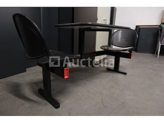 Bank tegenover - afbeelding 5 van  5