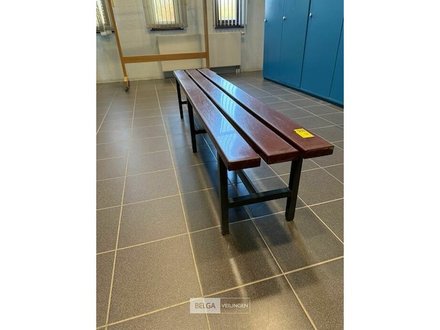 Bank - afbeelding 1 van  2