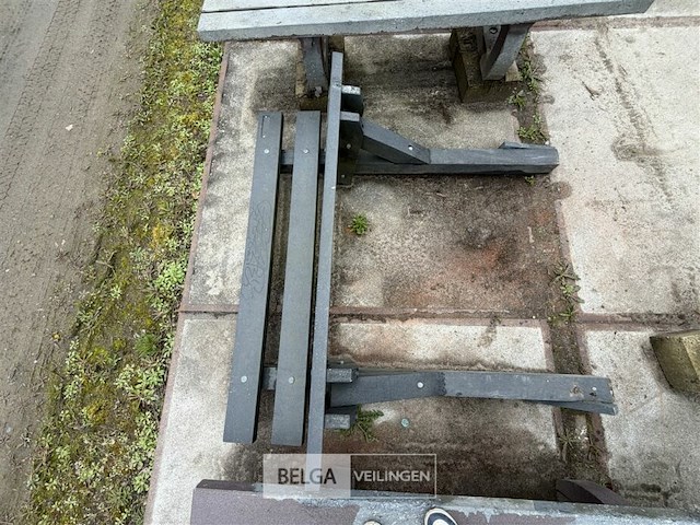 Bank - afbeelding 1 van  2