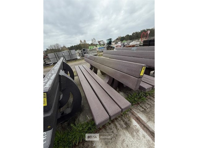 Bank - afbeelding 1 van  2