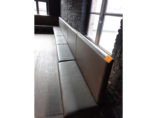 Bank - afbeelding 1 van  2