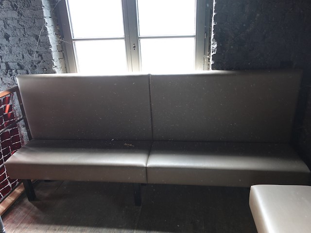 Bank - afbeelding 2 van  2