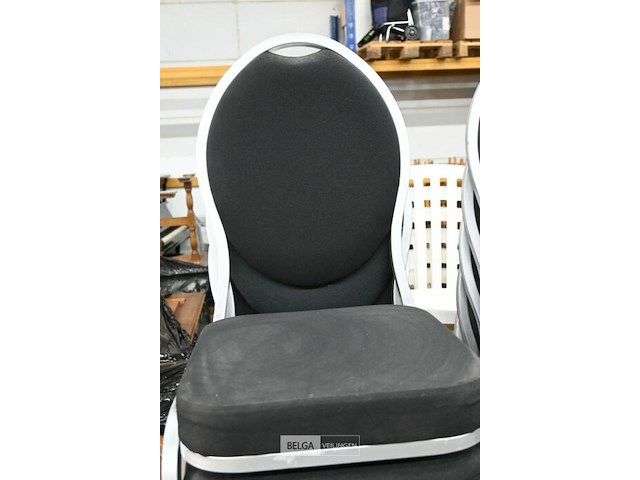 Banketstoelen (23x) - afbeelding 2 van  2