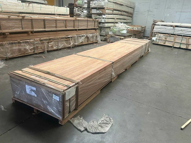 Bankirai regels gelamineerd gevingerlast 4000x68x44mm (50x) - afbeelding 2 van  3