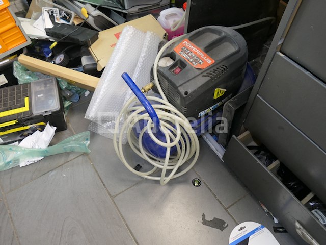 Bankmeubilair en hun inhoud, plank en inhoud - afbeelding 9 van  23