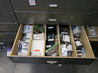 Bankmeubilair en hun inhoud, plank en inhoud - afbeelding 14 van  23