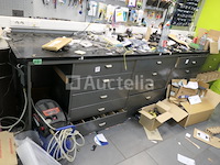 Bankmeubilair en hun inhoud, plank en inhoud - afbeelding 12 van  23