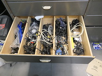 Bankmeubilair en hun inhoud, plank en inhoud - afbeelding 17 van  23