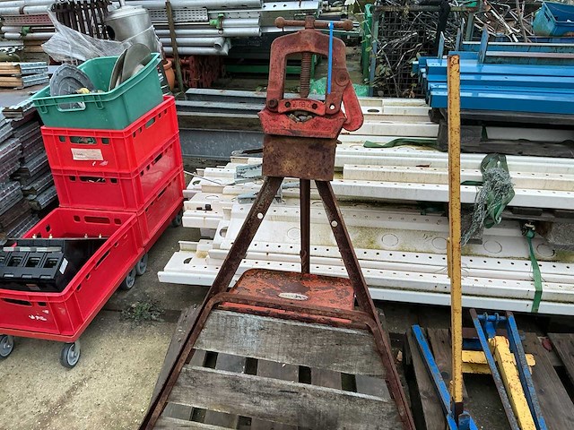 Bankschroef buizenklem - afbeelding 1 van  1