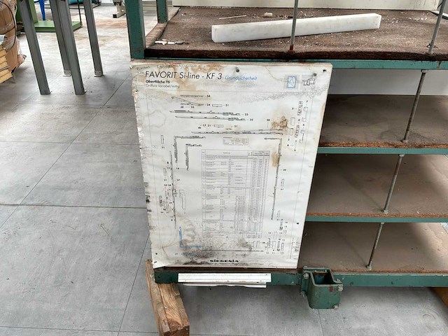 Bankschroef met tafel - afbeelding 3 van  3