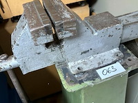 Bankschroef op steun - afbeelding 1 van  3