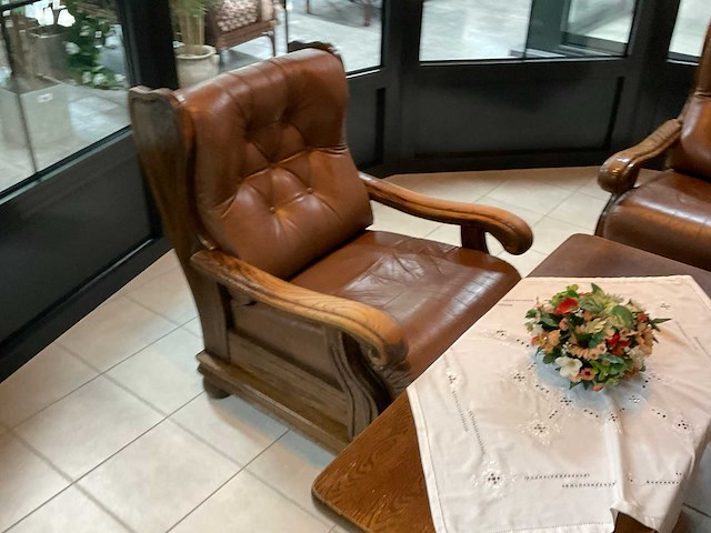 Bankstel met fauteuils en salontafel - afbeelding 2 van  5