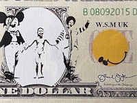 Banksy dismaland dollar 'napalm' - afbeelding 8 van  11