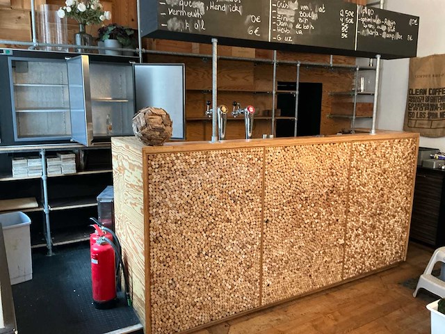 Bar - toog - bartoog met tapinstallatie en afwasbak - afbeelding 3 van  10