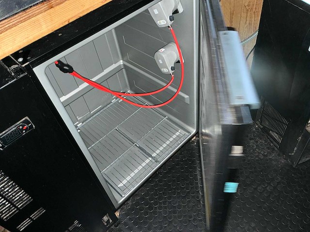 Bar - toog - bartoog met tapinstallatie en afwasbak - afbeelding 8 van  10