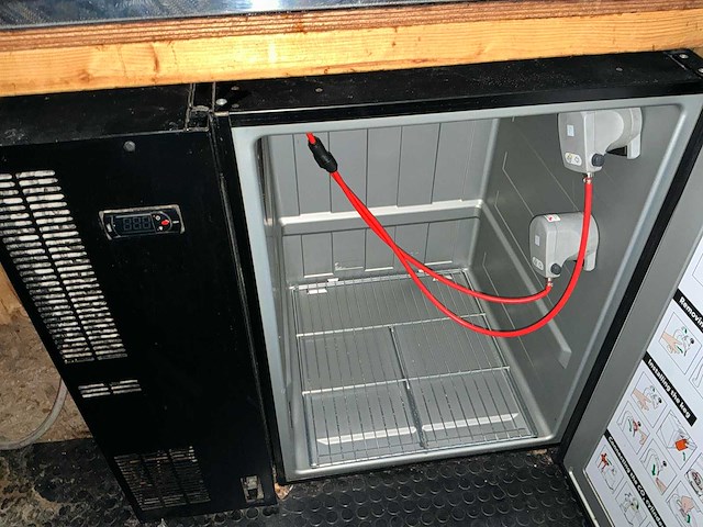 Bar - toog - bartoog met tapinstallatie en afwasbak - afbeelding 10 van  10