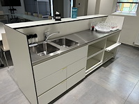 Bar-meubel in volkern met inox werkblad