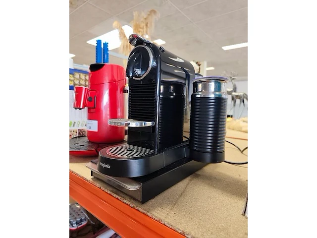 Barbecue picknick grill kooki traveller, zwarte magimix nespresso citiz & milk met melkopschuimer - afbeelding 3 van  5