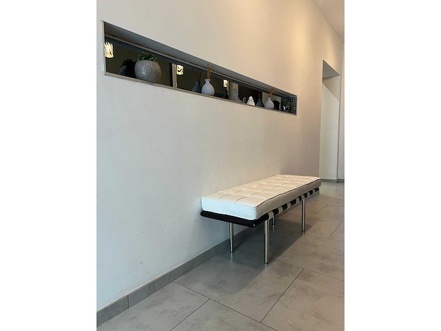 Barcelona bank 130 cm lang 42 x 47 cm hoog (walnoothout - echt wit leer) - afbeelding 5 van  5