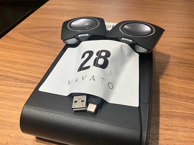 Barco clickshare cs-100 draadloos presentatiesysteem - afbeelding 5 van  5