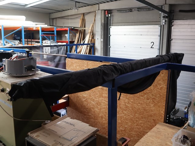 Barframe met achterwand voor led scherm - afbeelding 1 van  4
