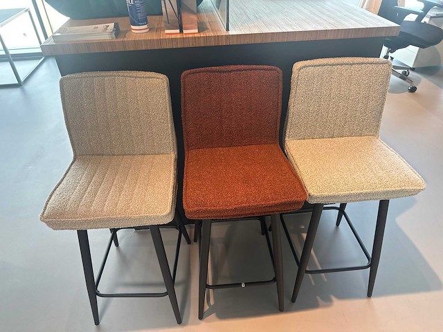 Barkruk beige boucle (4x) - afbeelding 5 van  5