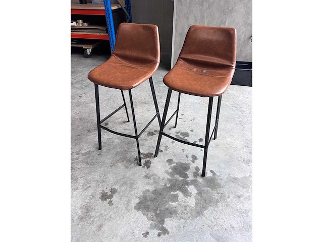 Barkruk kunstleer met zwart metalen frame (2x) - afbeelding 1 van  4