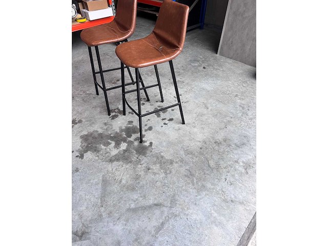 Barkruk kunstleer met zwart metalen frame (2x) - afbeelding 4 van  4