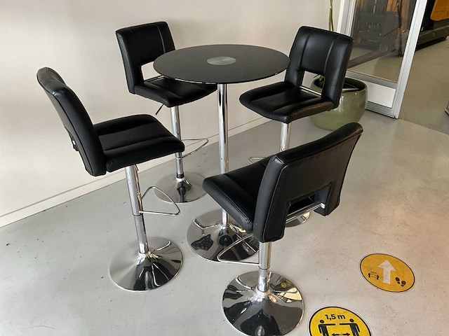 Barkrukken (4x) + statafel - afbeelding 1 van  8