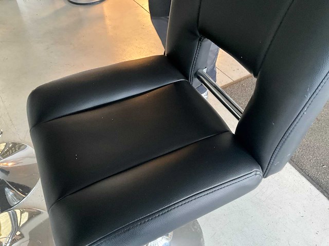 Barkrukken (4x) + statafel - afbeelding 4 van  8