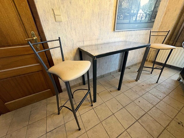 Barkrukken en tafel - garden chair - afbeelding 3 van  4