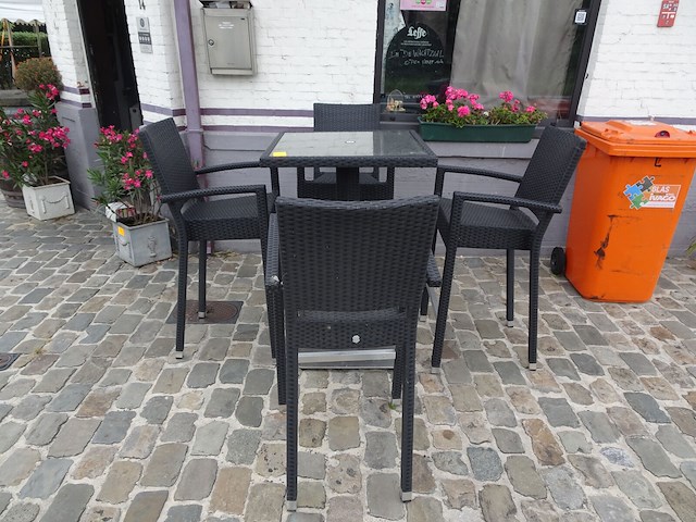 Bartafel + 4x barstoel - afbeelding 1 van  4