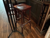 Bartafel en kruk - afbeelding 4 van  4