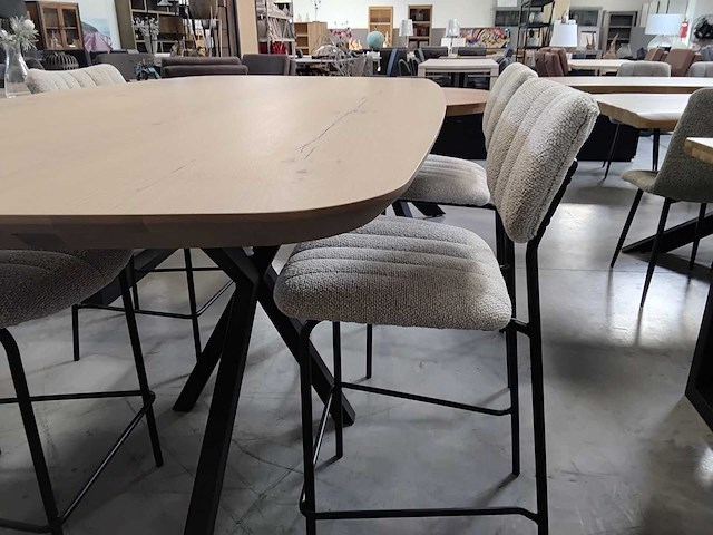 Bartafel met barkrukken - afbeelding 2 van  3