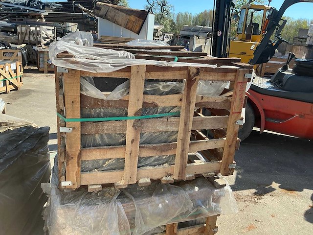 Basalt 54 m2 natuurstenen tegels - afbeelding 2 van  2