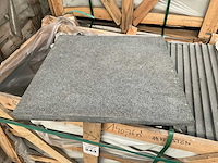 Basalt frijslag natuursteen tuintegel - afbeelding 1 van  5