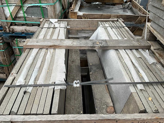 Basalt honed natuursteen tuintegels ca. 20m2 - afbeelding 3 van  3