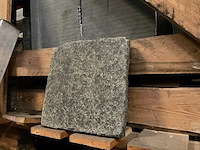 Basalt india natuursteen tuintegel - afbeelding 1 van  2