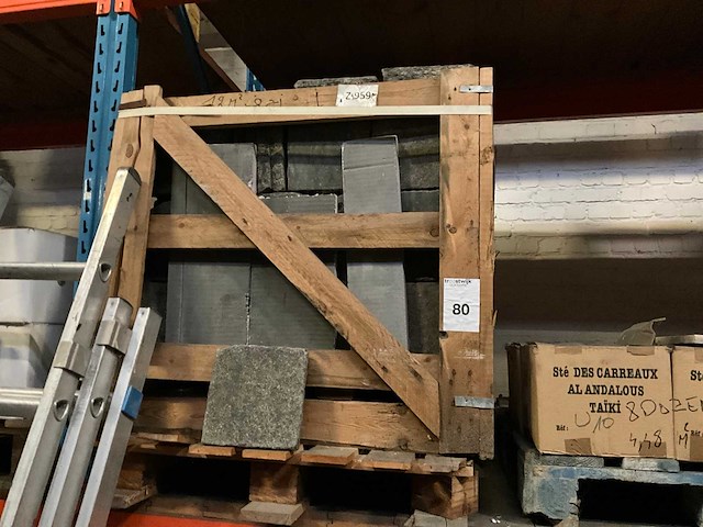 Basalt india natuursteen tuintegel - afbeelding 2 van  2