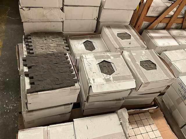 Basalt natural mozaïek tegel - afbeelding 2 van  3