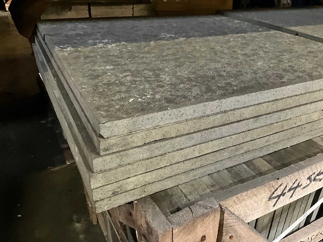 Basalt natuursteen tuintegel - afbeelding 2 van  3